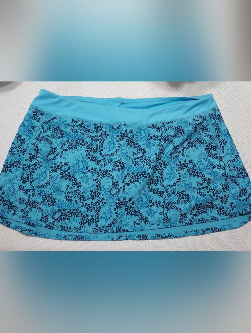 NWOT Patagonia Women's Skort Blue & Black Large